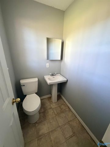 1135 Coats Bend Road, Gadsden, AL 35901