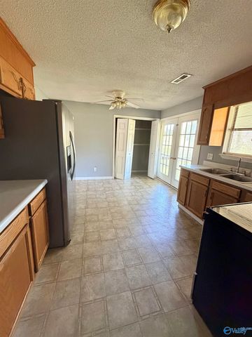 1135 Coats Bend Road, Gadsden, AL 35901