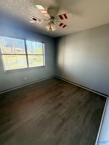 1135 Coats Bend Road, Gadsden, AL 35901