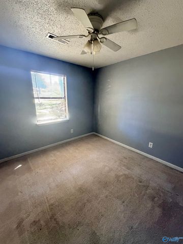 1135 Coats Bend Road, Gadsden, AL 35901