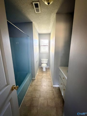 1135 Coats Bend Road, Gadsden, AL 35901