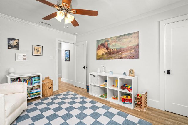 9018 Mullins Drive, Houston, TX 77096