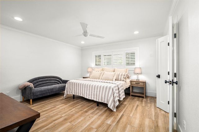 9018 Mullins Drive, Houston, TX 77096
