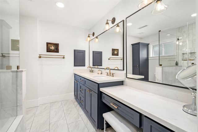 9018 Mullins Drive, Houston, TX 77096
