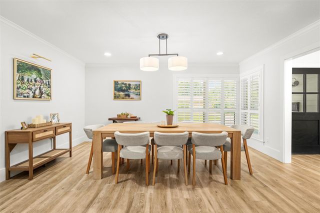 9018 Mullins Drive, Houston, TX 77096