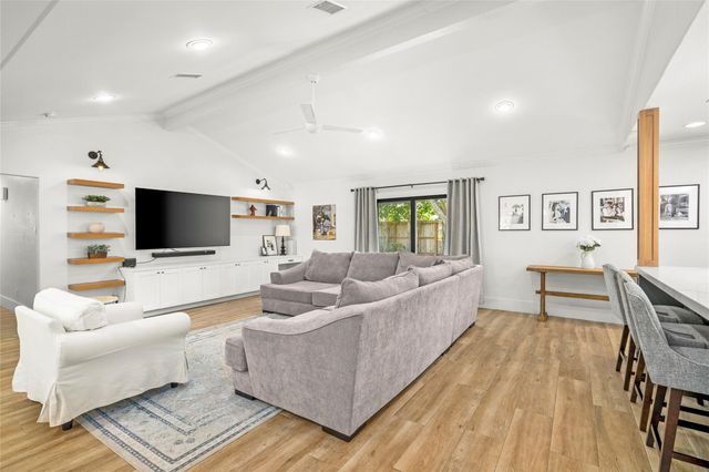 9018 Mullins Drive, Houston, TX 77096