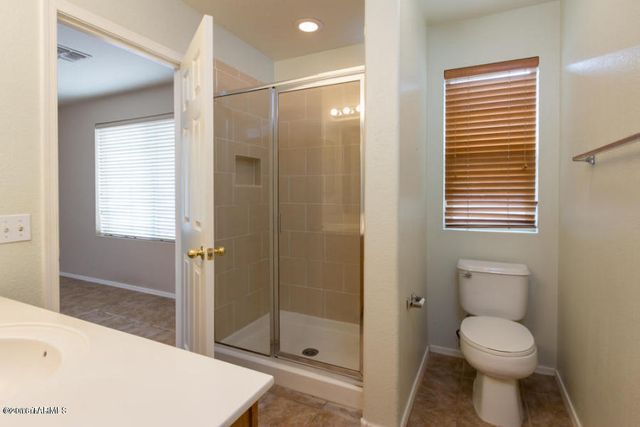 8820 N Mesquite Bluffs Place, Tucson, AZ 85742