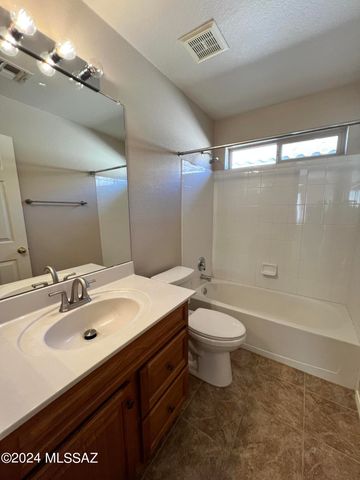 8820 N Mesquite Bluffs Place, Tucson, AZ 85742