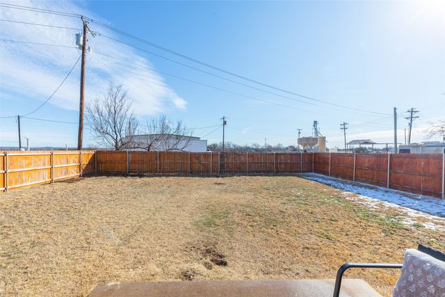 641 Brown Avenue, Tuscola, TX 79562