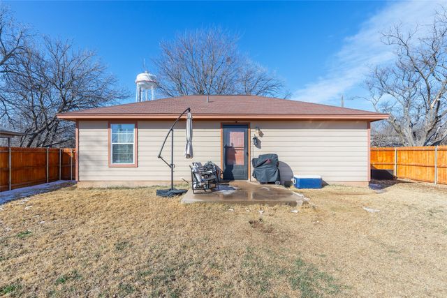 641 Brown Avenue, Tuscola, TX 79562