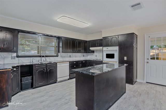 1218 Oden Street, Shreveport, LA 71104