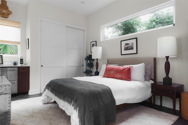 705 W Monroe ST, Austin, TX 78704