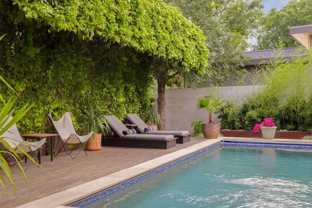 705 W Monroe ST, Austin, TX 78704