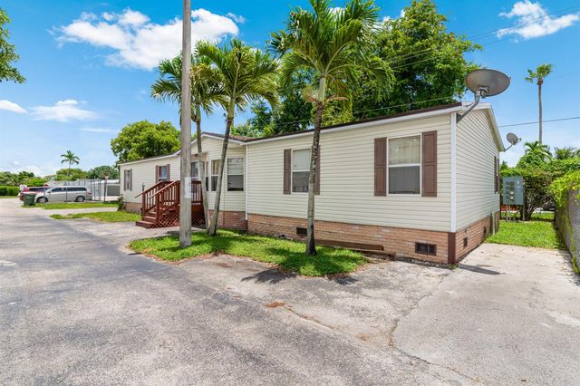220 NE 12th Avenue 44, Homestead, FL 33030