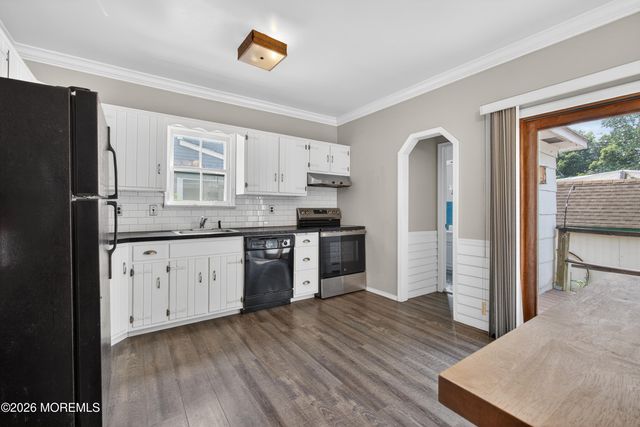 21 Dover Street 1, Toms River, NJ 08753