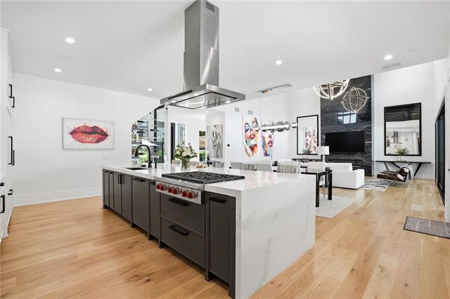 1267 Thomas Circle, Roswell, GA 30075