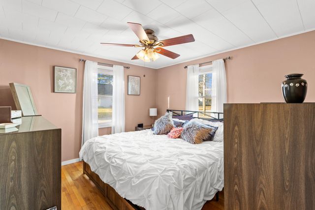 221 Elgin Avenue, Manchester, NH 03104