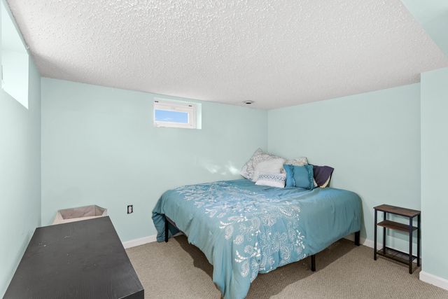 221 Elgin Avenue, Manchester, NH 03104