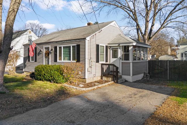 221 Elgin Avenue, Manchester, NH 03104