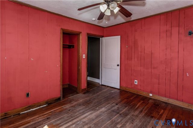 121 Lakeside Dr, Colonial Heights, VA 23834