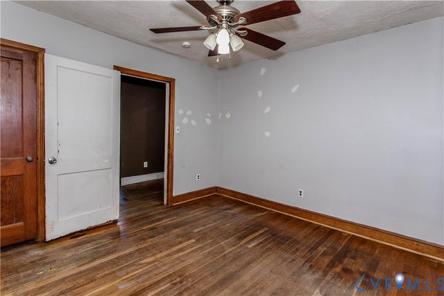 121 Lakeside Dr, Colonial Heights, VA 23834