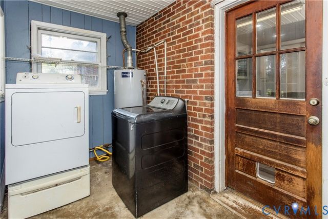 121 Lakeside Dr, Colonial Heights, VA 23834