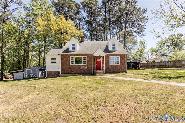 121 Lakeside Dr, Colonial Heights, VA 23834