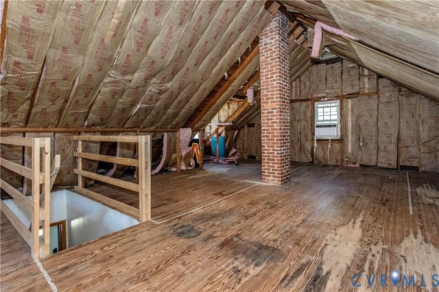 121 Lakeside Dr, Colonial Heights, VA 23834