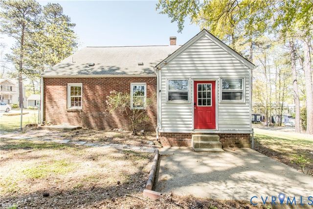121 Lakeside Dr, Colonial Heights, VA 23834