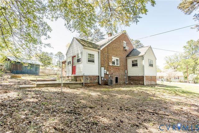 121 Lakeside Dr, Colonial Heights, VA 23834