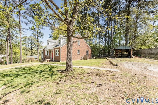 121 Lakeside Dr, Colonial Heights, VA 23834