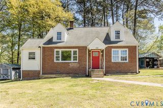 121 Lakeside Dr, Colonial Heights, VA 23834