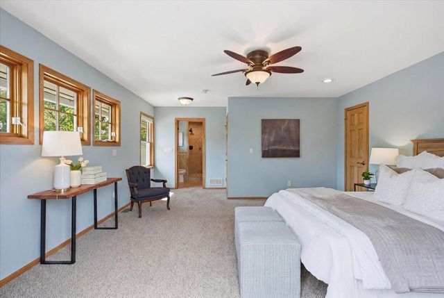 357 6th Street N, Bayport, MN 55003
