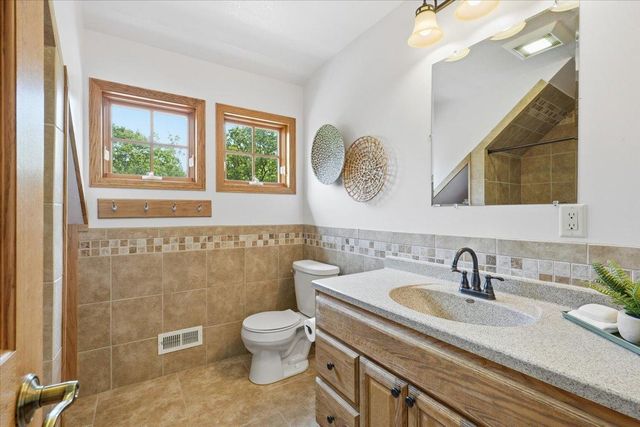 357 6th Street N, Bayport, MN 55003