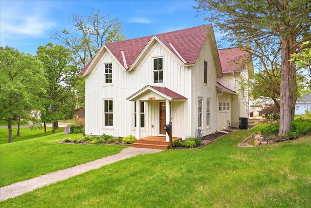 357 6th Street N, Bayport, MN 55003