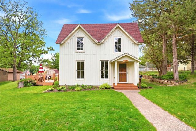 357 6th Street N, Bayport, MN 55003