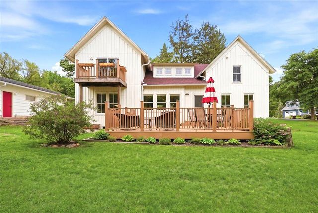 357 6th Street N, Bayport, MN 55003