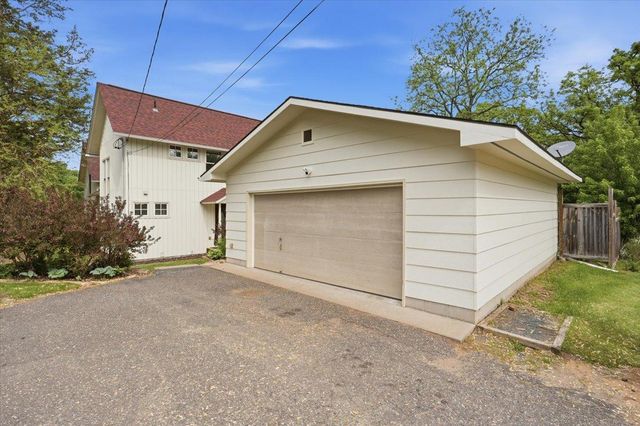 357 6th Street N, Bayport, MN 55003