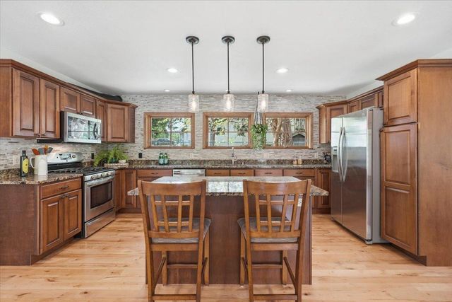 357 6th Street N, Bayport, MN 55003