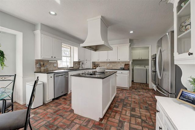 2508 Malvern Court, Edmond, OK 73034