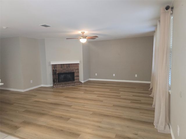 8402 Plantain Court, Arlington, TX 76002