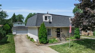 17 West Summerset Lane, Amherst, NY 14228