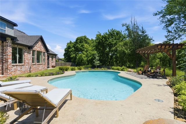 201 Grimsdell Circle, Cave Springs, AR 72718
