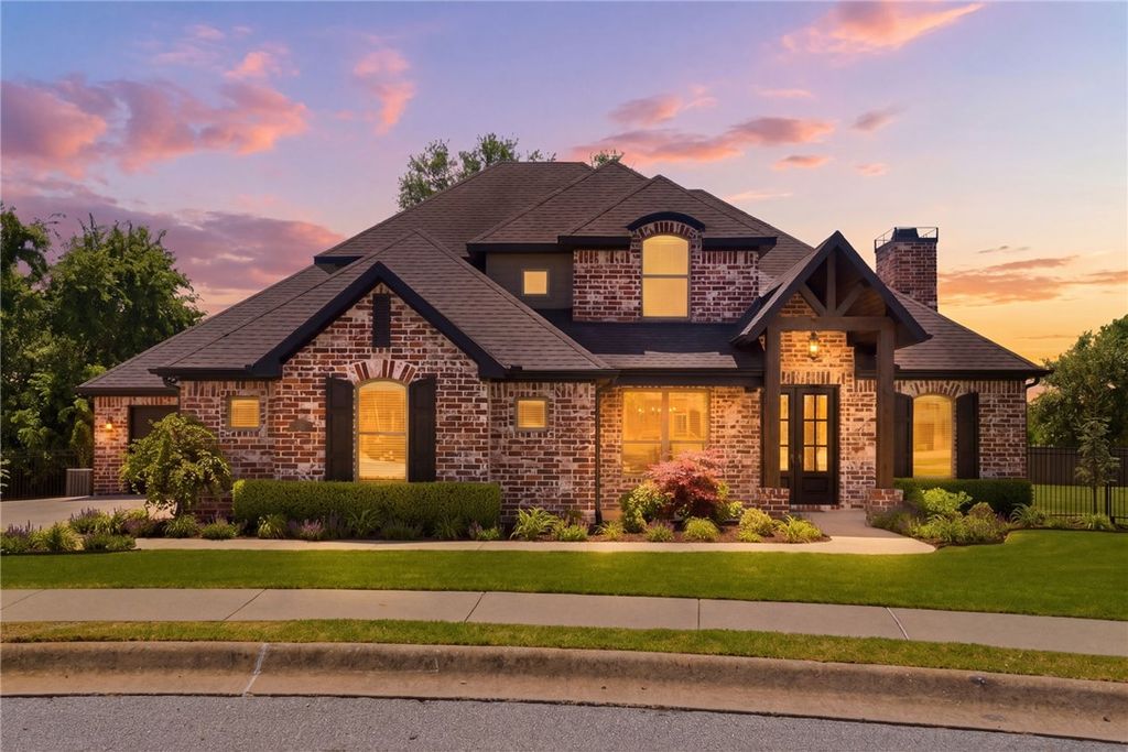 201 Grimsdell Circle, Cave Springs, AR 72718