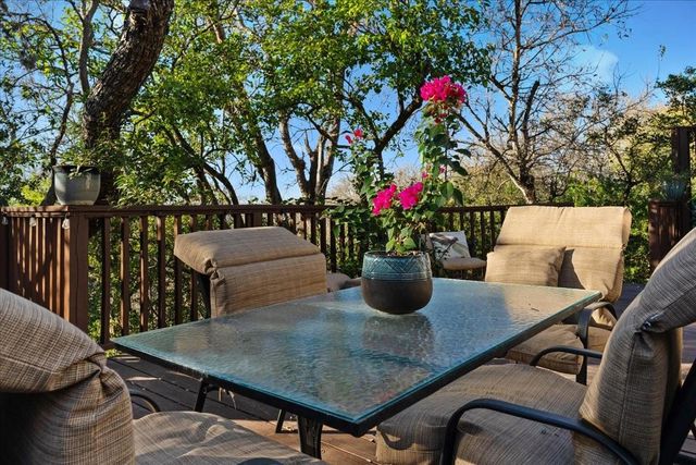 737 Summerwood DR, New Braunfels, TX 78130