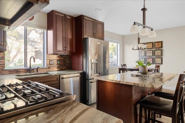 737 Summerwood DR, New Braunfels, TX 78130