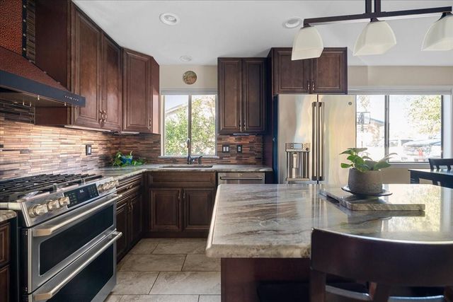 737 Summerwood DR, New Braunfels, TX 78130