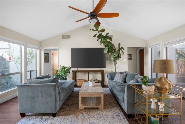 737 Summerwood DR, New Braunfels, TX 78130