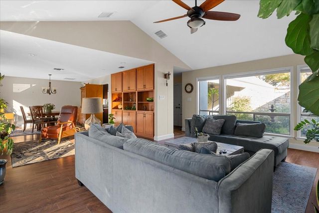 737 Summerwood DR, New Braunfels, TX 78130