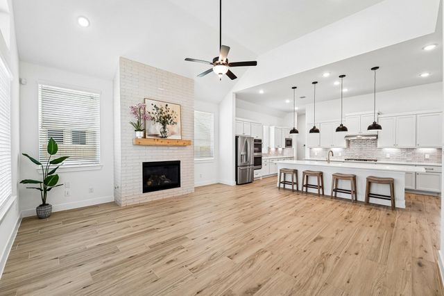 105 Peaceful Serenity DR, Georgetown, TX 78628